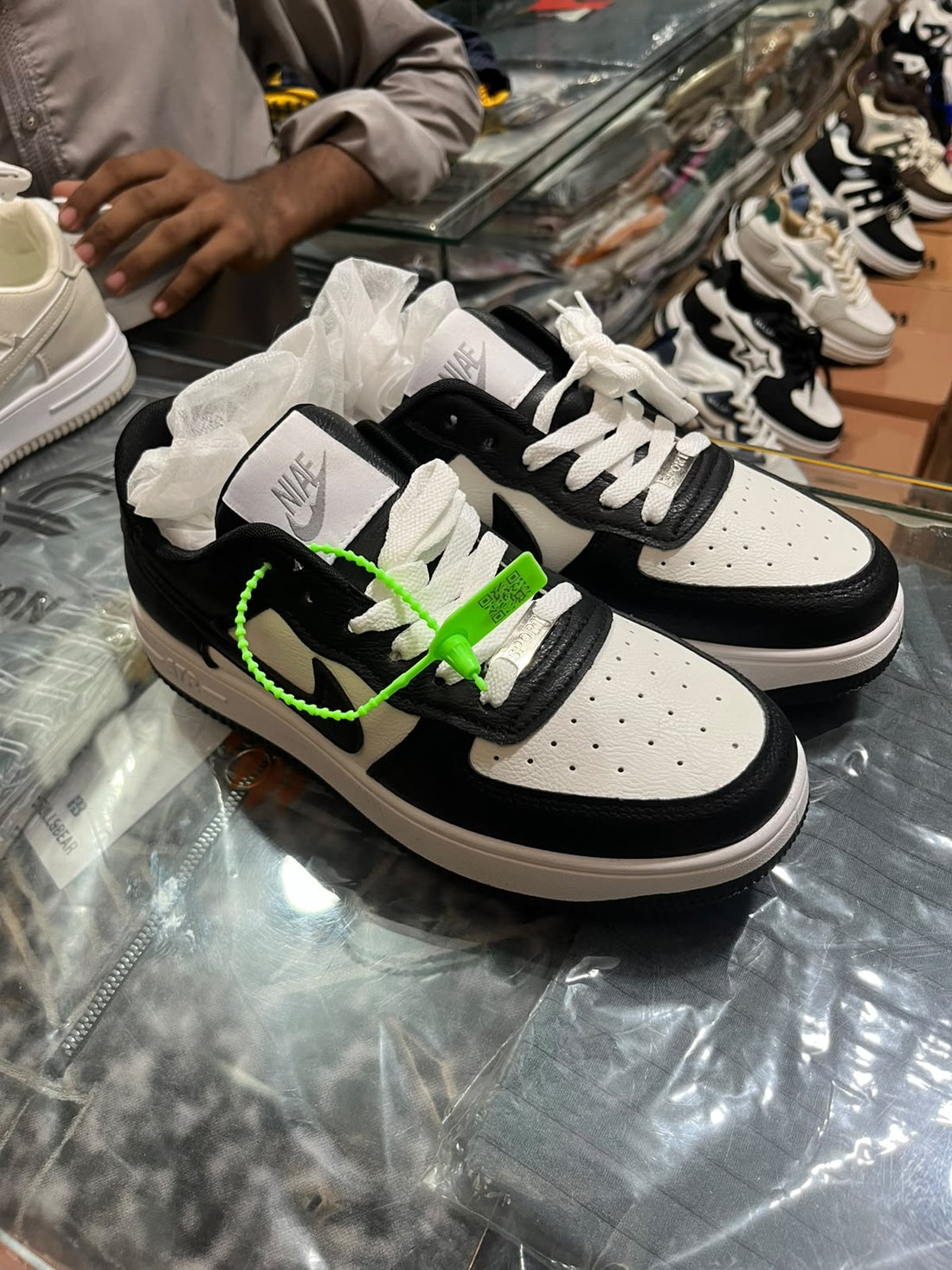 AJ Collection Men’s Black & White Casual Sneakers