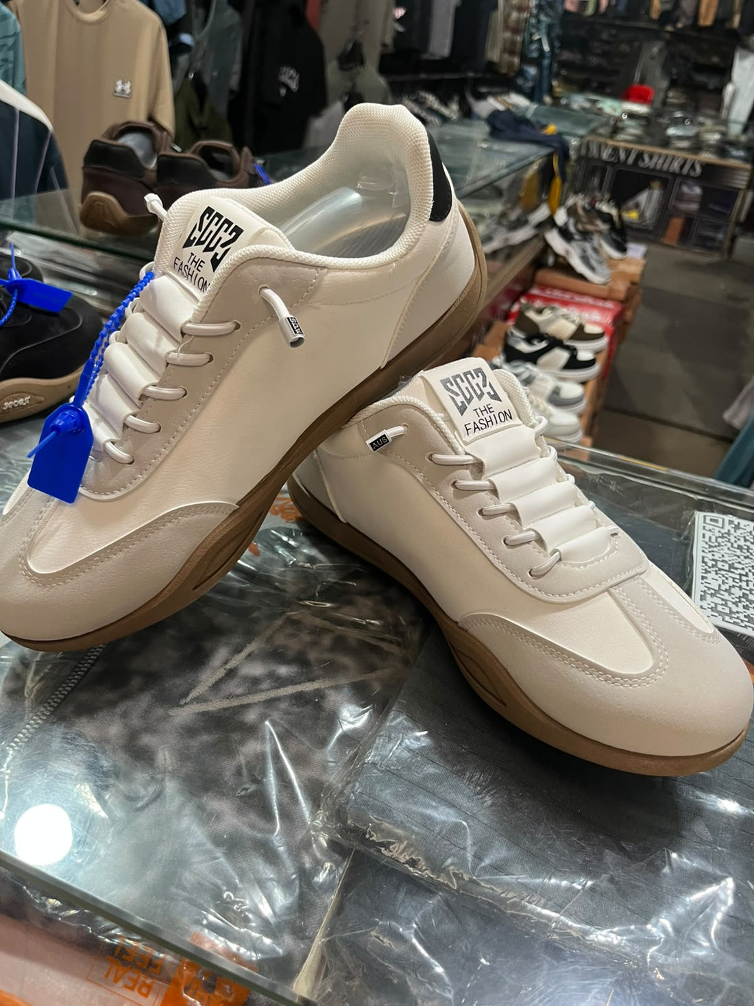 AJ Collection AX – White  Flat Casual Sneakers SQ